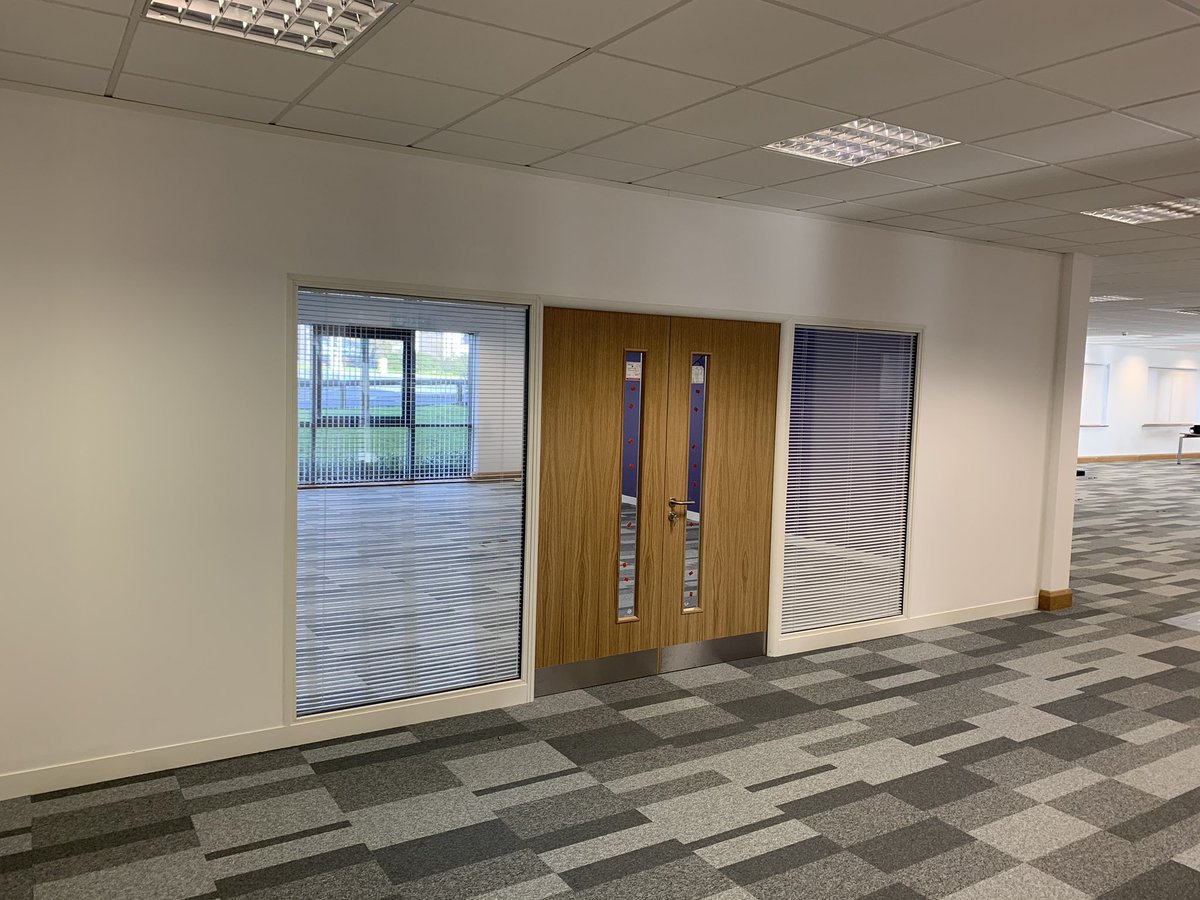 Arcadeoffice's tweet photo. Last week we completed a small partitioning job in Blackburn.   We created a new meeting room, server room and canteen in an open plan office.  # officedesign #blackburn #officefitout #refurb https://t.co/gIbEGLg5Rl