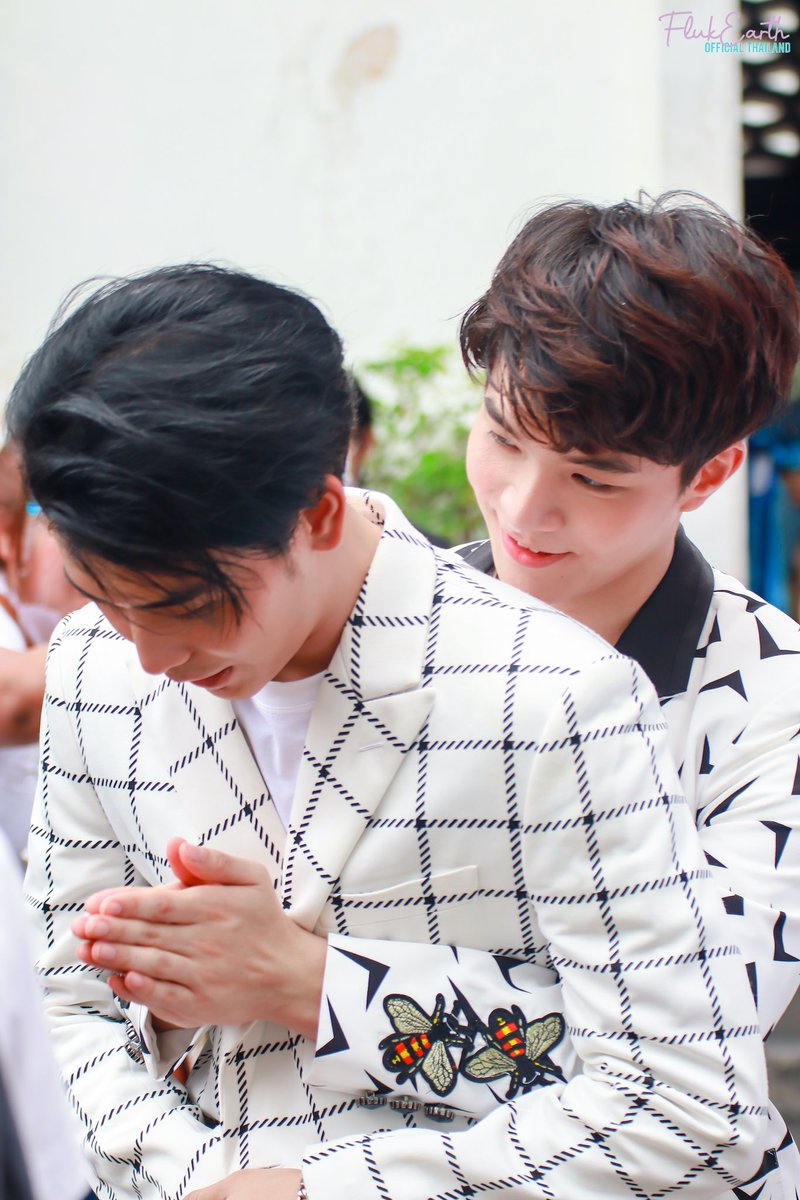 FlukEarthOfcTH's tweet photo. แหม.....รวมร่างแบบนี้ จะบอกเป็นนัยรึเปล่าว่าเป็นคนเดียวกันอะ🤔🤭😳😳🦁❤️☀️
@flukchatchawan @khundin_
#flukccw #คุณดิน #khundin
#FlukEarth #ฟลุ๊คเอิร์ธ #สิงคิม
#SecretAdmirerTheSeries
#แอบมองแอบจองรัก
#แอบมองแอบจองรักXบวงสรวง https://t.co/HqCk4mQV2S