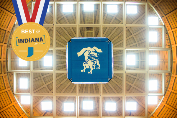 VisitIndiana's tweet photo. Everett N. Case Arena at Frankfort H.S. is in contention for the #BestOfIndiana High School Gym! 🏀

Is it king over all others? 👑

𝐕𝐎𝐓𝐄 𝐃𝐀𝐈𝐋𝐘: https://t.co/NXuBHYjF1j

#TourneyTime @hotdogsports @FHSHotDogs @HotDog_Guidance @Frankfort_BBall https://t.co/LZHjwBdoeG