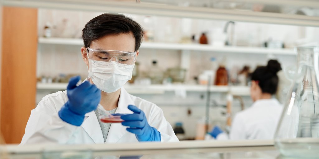 EUeic's tweet photo. Introducing #EUeic Programme Manager, Iordanis Arzimanoglou ๐ค
Dedicated to the areas of #biomedicine ๐ & biotechnology ๐ฌ , Arzimanoglou shares his visions on science-enabled #innovation & opportunities for #reasearchers under the EIC.
Read more โก๏ธ https://t.co/VKnUnUPDed https://t.co/JdGBi4fL8m