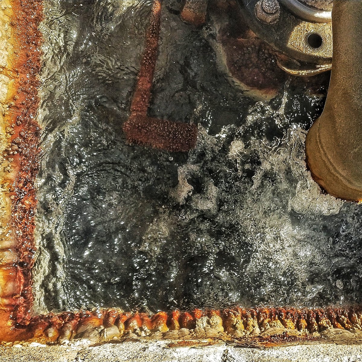 "L'Acqua che sgorga dal Fuoco che senza danno fa recuperare il perito vigore e si placa per il sofferente, che ritorna alla salute, la malattia." scrive Claudiano (VI secolo d.C.) parlando proprio delle magiche acque Venete! 

Buona Giornata Mondiale dell'Acqua ⛲