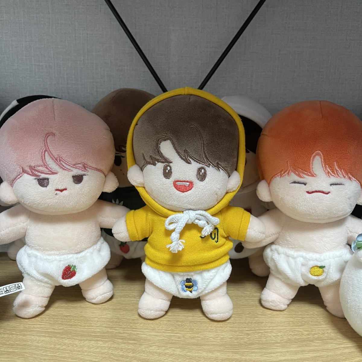 Junyo_323's tweet photo. #HAPPYRENJUNDAY 
#런쥔이란_영화의_스물두번째_장면
#기쁘다_인준_오셨네

세상에 하나뿐인 런쥔이의 스물두 번째 생일을 축하하며 #RT 이벤트 합니다🦊
총 한 분께 사진 속 런쥔이 인형을 드려요🥰

❣️참여 방법: RT
❣️당발 : 런쥔날 런쥔시 이후
❣️배송 : 이�� 주 https://t.co/kIipGuZID7