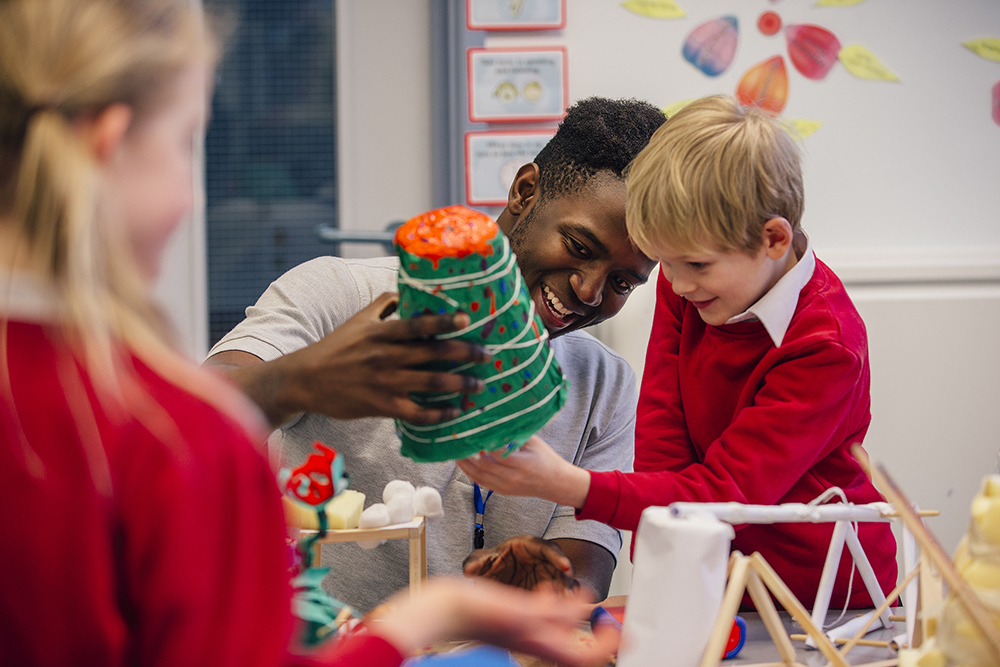 derbymuseums's tweet photo. In tomorrowβs special #STEAM Session weβll be exploring the role of making in our lives and sharing a sneak peek into the new @MuseumofMaking!
FREE to attend. Suitable as CPD for teachers and educators.
Tues 23 March 5.30pm
Book here: https://t.co/fncWlmoioQ
#GreatPlaceScheme https://t.co/vd9LO5fz76