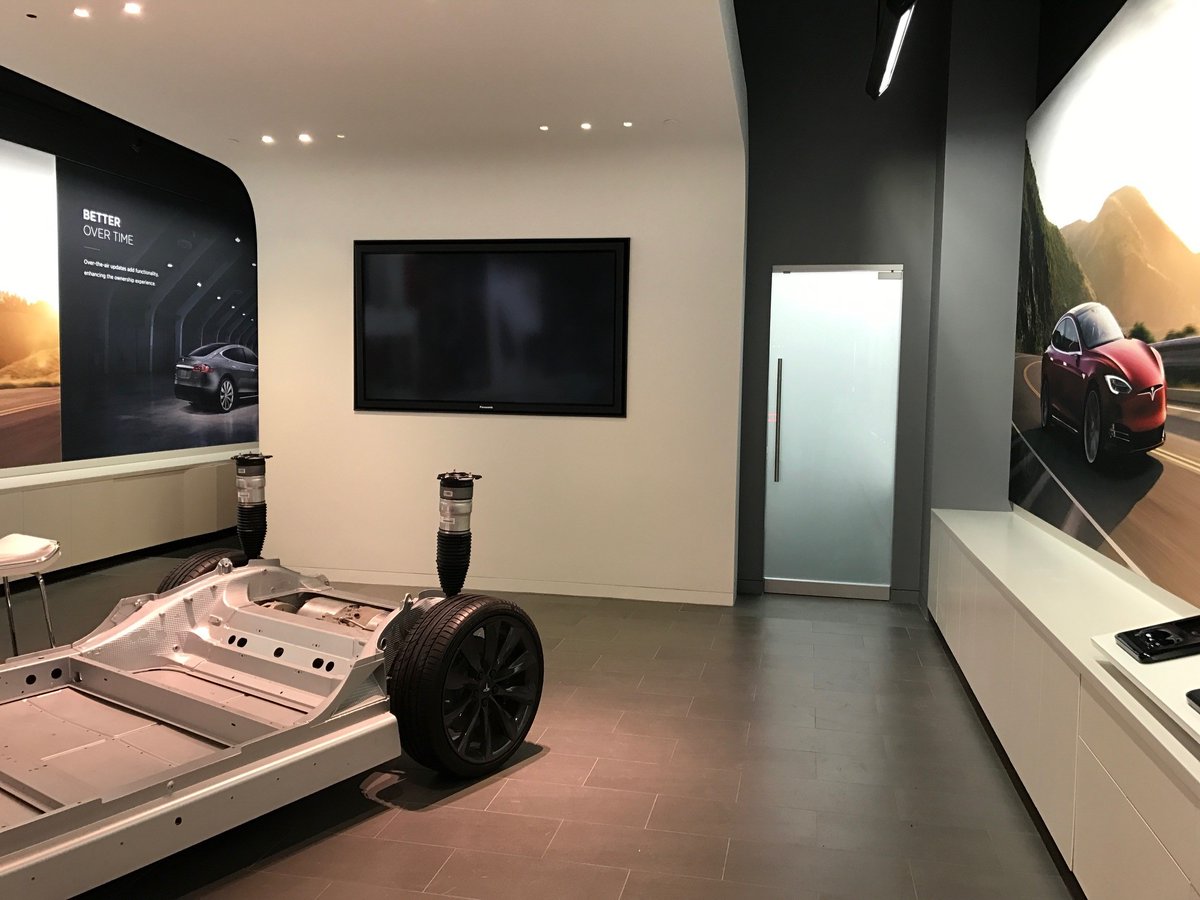 IndexConCA's tweet photo. Index Construction provides the highest quality service and experience to our clients. Here’s a look at our renovations for Tesla’s retail store at Oxford’s Yorkdale Shopping Centre 

.
.
#retailconstruction #IndexConstruction #oxfordproperties #tesla #design #renovation https://t.co/EgbhgAD0Qs