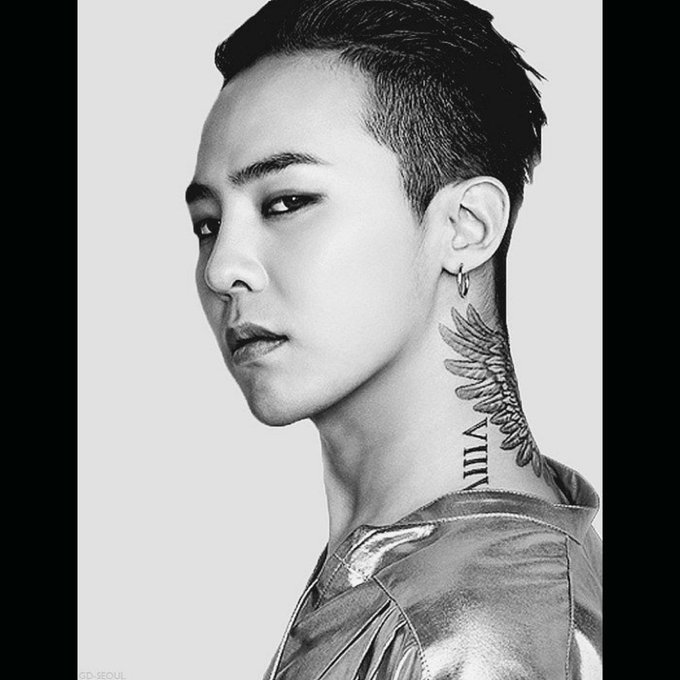 My friend gave me a new sketch book so this is the first thing I decided to draw ☺️  I know it's not<a href="/tag/drawing"class="tags"><span>#drawing</span></a><a href="/tag/bigbang"class="tags"><span>#bigbang</span></a><a href="/tag/gdragon"class="tags"><span>#gdragon</span></a><a href="/tag/artistontwitter"class="tags"><span>#artistontwitter</span></a>