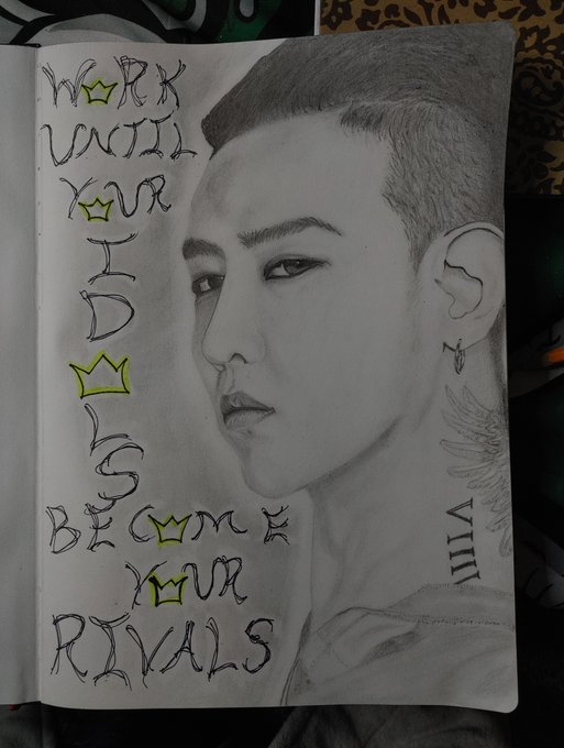 My friend gave me a new sketch book so this is the first thing I decided to draw ☺️  I know it's not<a href="/tag/drawing"class="tags"><span>#drawing</span></a><a href="/tag/bigbang"class="tags"><span>#bigbang</span></a><a href="/tag/gdragon"class="tags"><span>#gdragon</span></a><a href="/tag/artistontwitter"class="tags"><span>#artistontwitter</span></a>