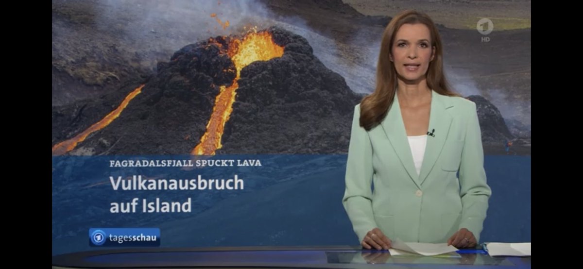 Julia-Niharika Sen tweet media