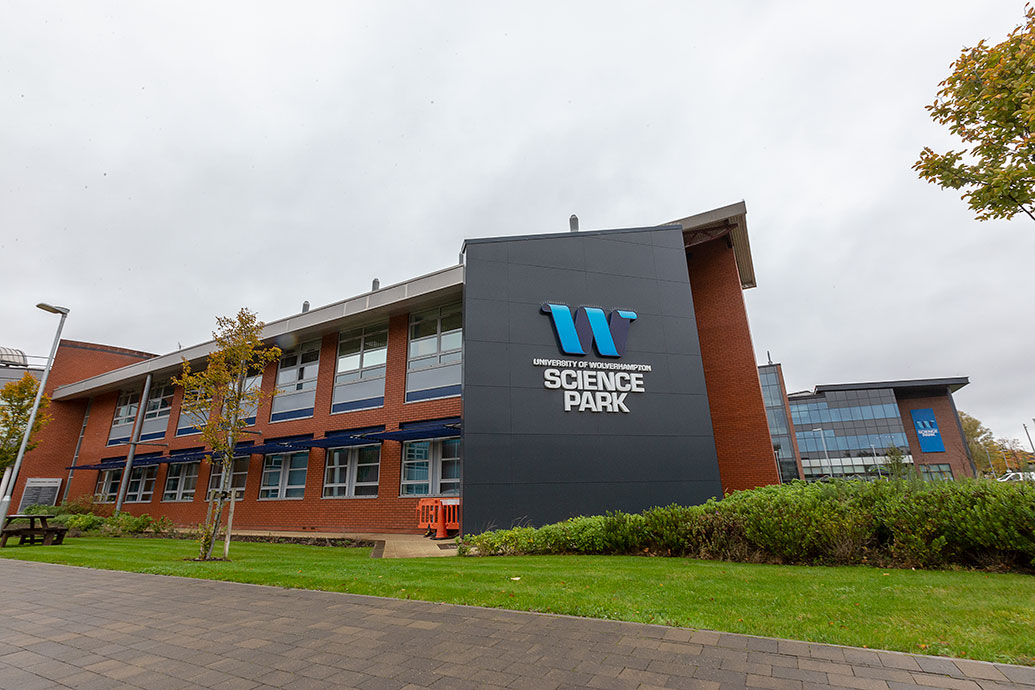 Dextra have recently completed a project with Wolverhampton University, find out more here:  ow.ly/Nby050E4Vlm  #madeinbritain #ukmfg #gbmfg #lighting #education