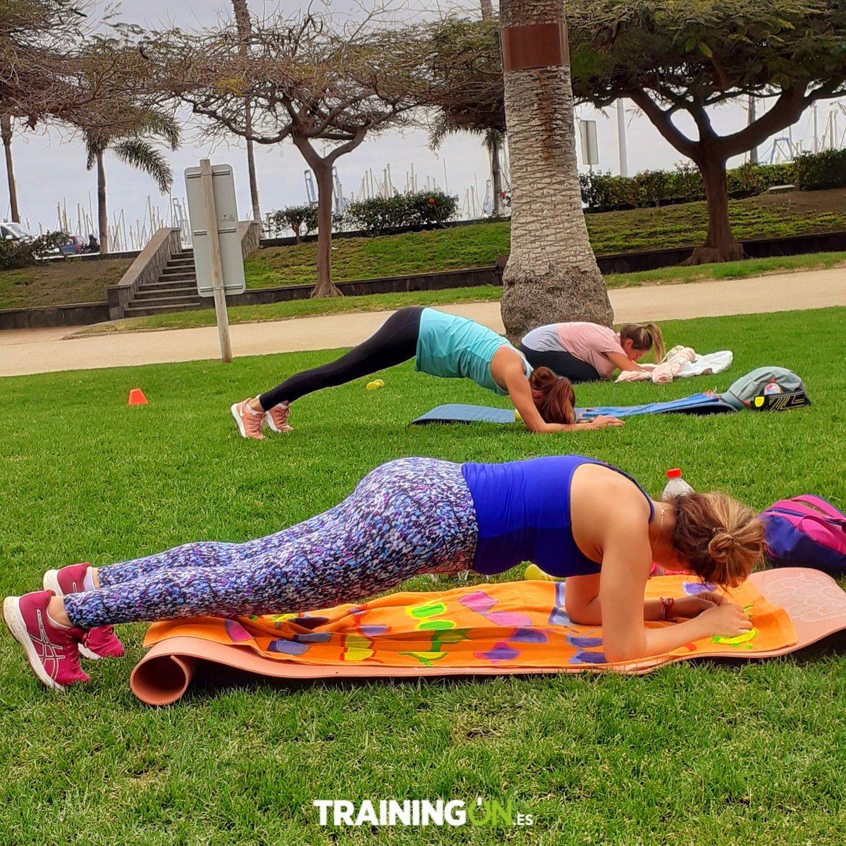 TrainingOnLPA's tweet photo. Feliz lunes y feliz inicio de semana!!! Como siempre hacemos, hoy toca comenzarla muy muy On😊🌻☀️!!!!
📍Más info en https://t.co/bV2e31eF9c
#HealthyLife #InstaHealth #Planks #Hiit #EntrenaenGrupo #EntrenaalAireLibre #LasPalmas #ParqueRomano #Rinning #EntrenadorPersonalLasPalmas https://t.co/OLddCKjh24
