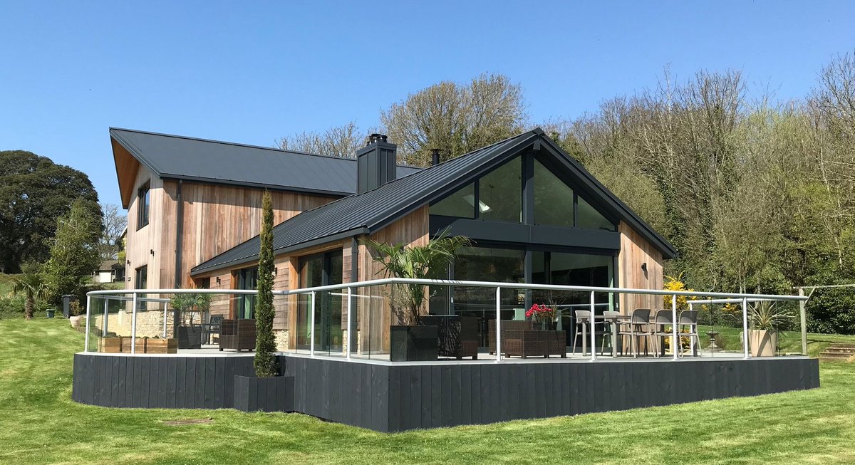 mayfielddecking's tweet photo. WOW! This is a stunning project by Wild Wood of Mayfield 😍 This bespoke project used glass balustrades around this home to add a modern finishing touch. It looks great! 

It's great to see what our suppliers can do and create great projects like this across the country. 👏😍 https://t.co/zUgbbAZOFE