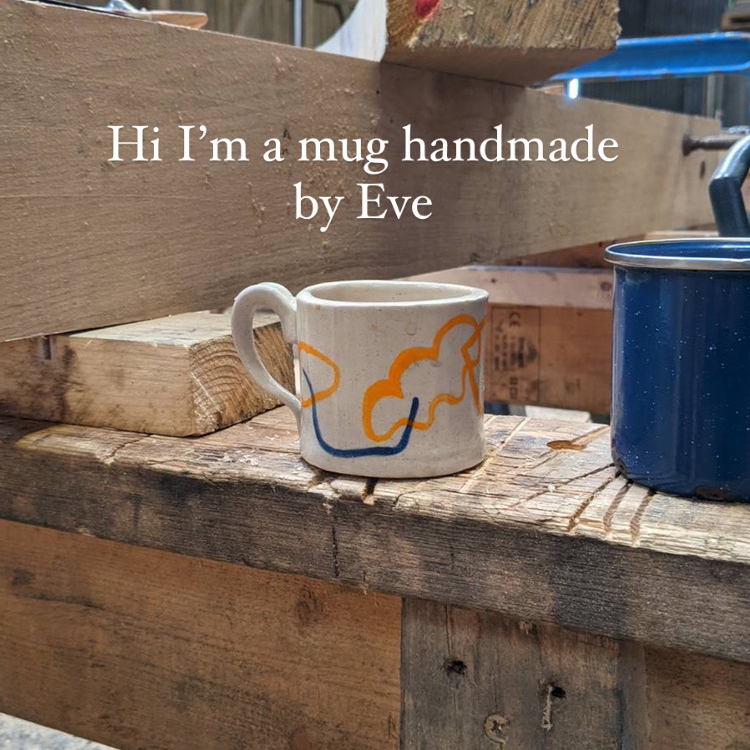 Evefmiler123's tweet photo. 👋 my little ceramic babe out in the world living it’s life with @material.matters.fabrication
.
Handmade by @eve_finlay_miller 
.
To get yours hands on one keep your peeled for the next shop up date 👀
.
.
.
.
#mugs #smallbuisness #artist #makeceramics #bispoke https://t.co/Z7VFPORfuz