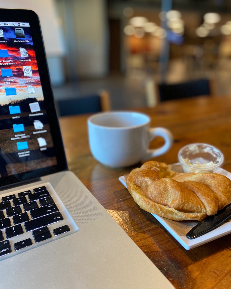 When life throws you a curve ball, and you can't work at the office...we are here for you! 
#mobileoffice #takingcareofbusiness #likeaboss #work #cupofjoe #zeracoffee