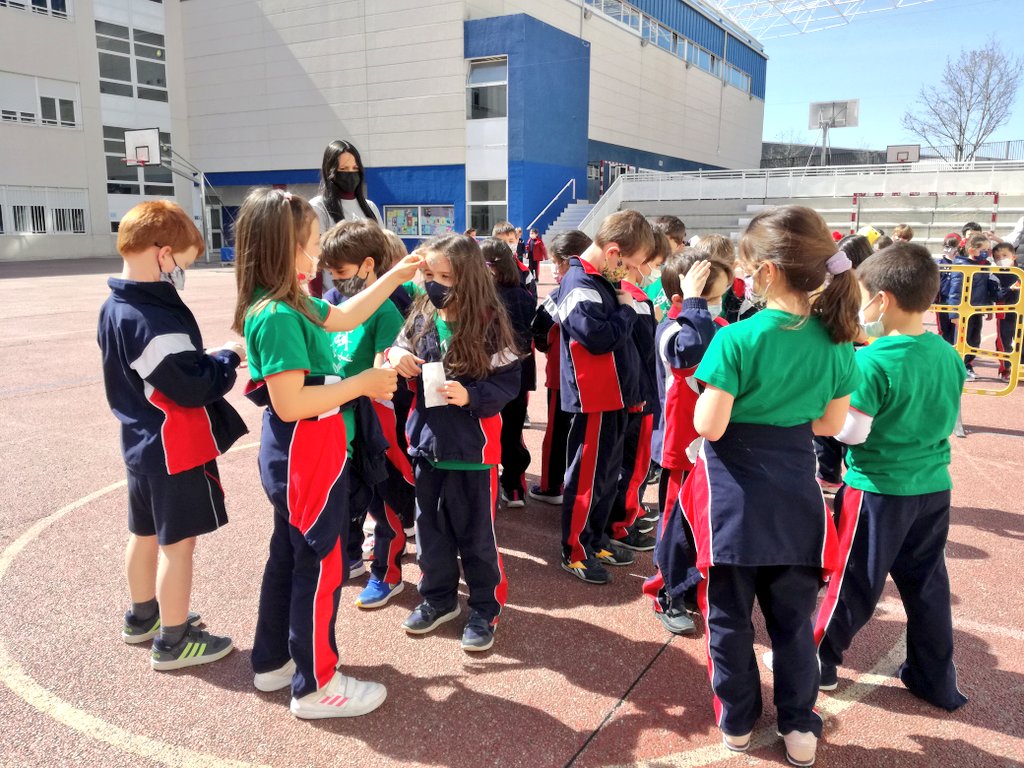 Abacolegio's tweet photo. Los alumnos de 1°Ed.Primaria realizan diferentes actividades y dinámicas de grupo dentro del #ProgramaConvive en una actividad impulsada desde el Dpto. De #OrientaciónEducativa para mejorar y trabajar la convivencia escolar en la Semana Cultural
#ÁbacoCultural https://t.co/deR2XB7n0o