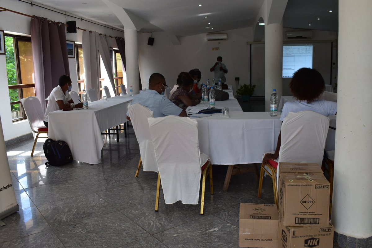 UNAIDS_IO's tweet photo. Workshop to implement #PACT strategies with the participation of stakeholders: people living with #HIV, #LGBT, adolescents and youth https://t.co/2xfSJcb5Y2