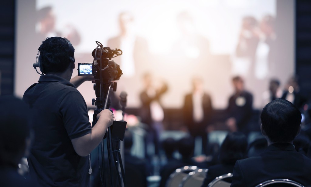 {Free Real Estate Marketing Course} Download 200+ free images and videos to use on your social channels
▸ bit.ly/2t24OgA

#RealEstateAgent #Realtors #realestatemarketing #RealEstateCoaching