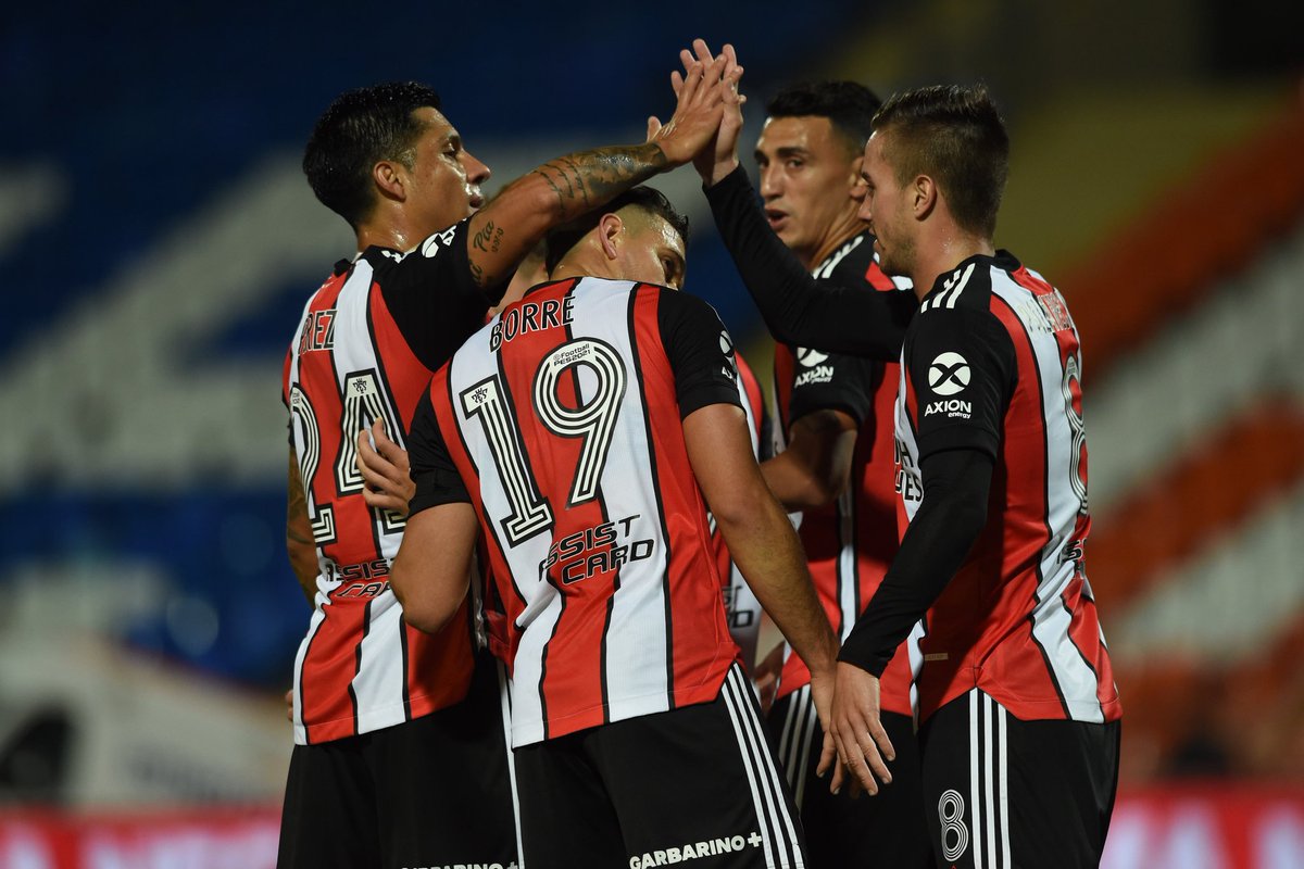 RiverPlate's tweet photo. ¡Buena semana, Millonarios! ⚪❤⚪ https://t.co/KxonUZBOgE