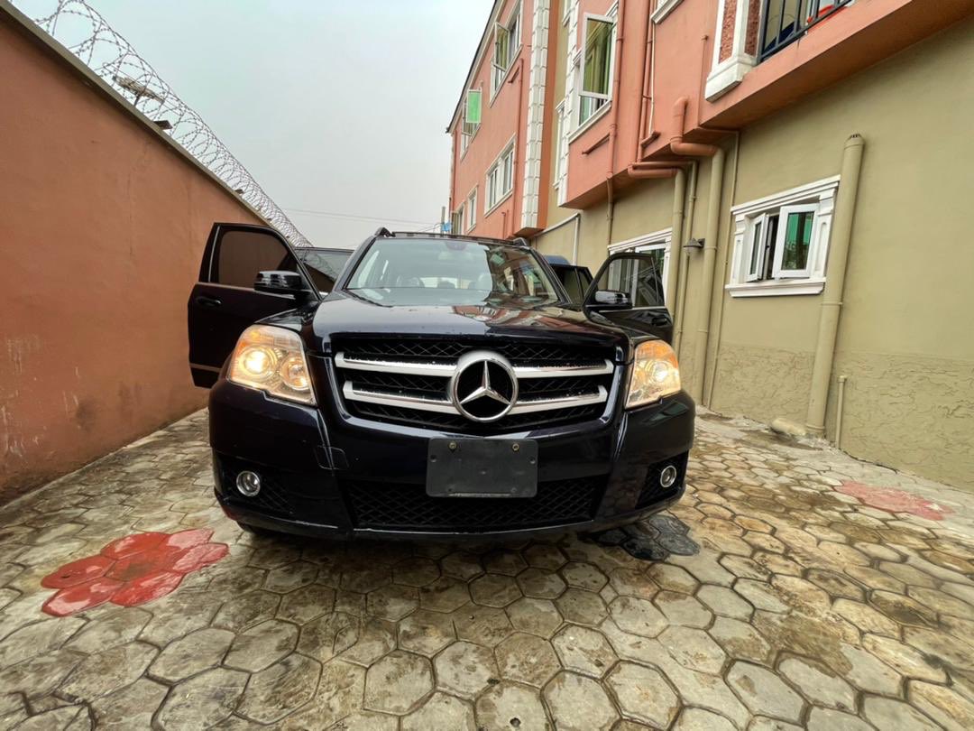 jessofficial_m's tweet photo. Clean 2010 GLK few months used going for 5.6m. Location: Lagos  #SeerBitPayments https://t.co/fvtNMsenzC