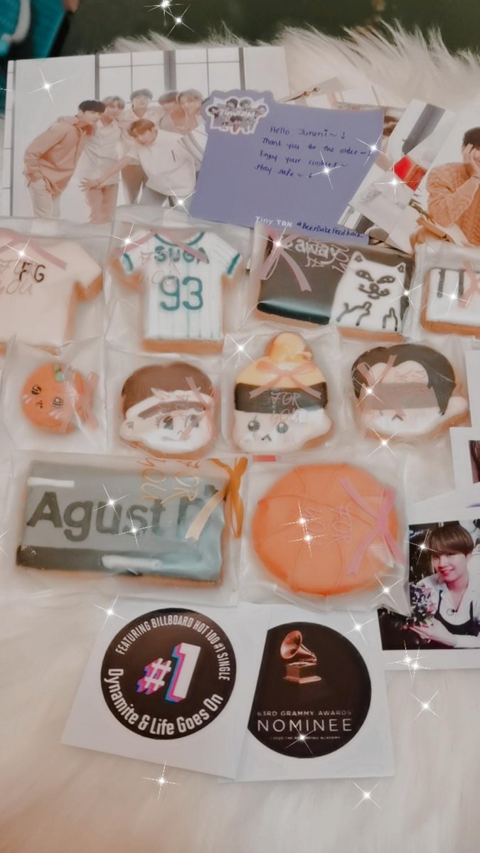 whoojn's tweet photo. Finally arrived 💜 This cookies so cute, i really happy for this cookies 💟👍🏻 Thank U @Beesuan2 for make this cookies 💜 and sure i will repeat order again 💟😭 #BeesBakeFeedback https://t.co/TxdYsM7Zqt
