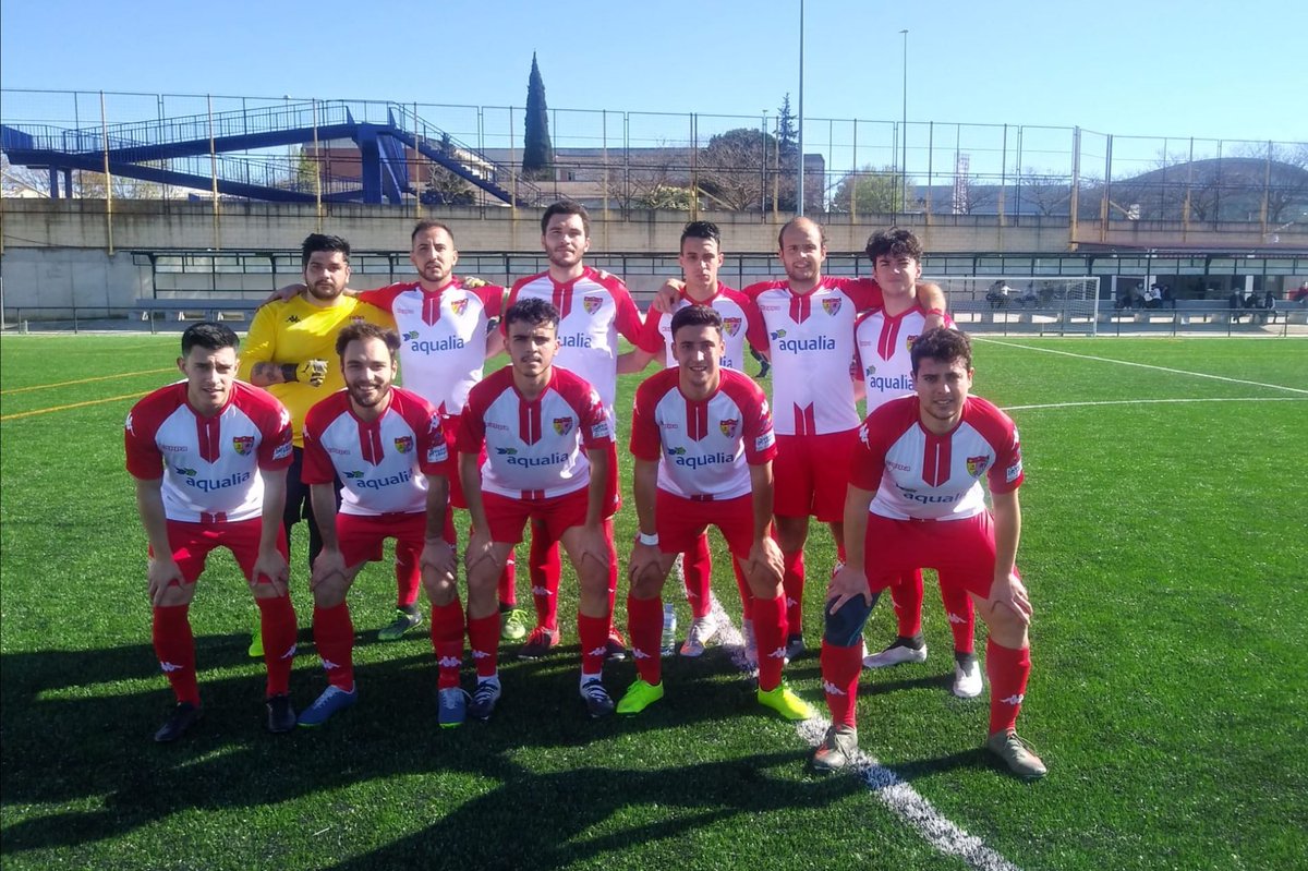 SantaBadajoz's tweet photo. 📷 El Masculino de #SegundaExtremeña cayó este domingo por 3-1 ante AP Santa Isabel. Juanjo anotó el gol inicial para el equipo ⚽

Por su parte, el Autonómico C de #PrimeraExtremeña empató 2-2 ante CD Badajoz B con goles de Úrsula y Samara 👏🏻🔴⚪

#AúpaSanta #Badajoz https://t.co/a0yJF661r5