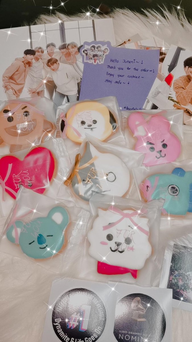 whoojn's tweet photo. Finally arrived 💜 This cookies so cute, i really happy for this cookies 💟👍🏻 Thank U @Beesuan2 for make this cookies 💜 and sure i will repeat order again 💟😭 #BeesBakeFeedback https://t.co/TxdYsM7Zqt