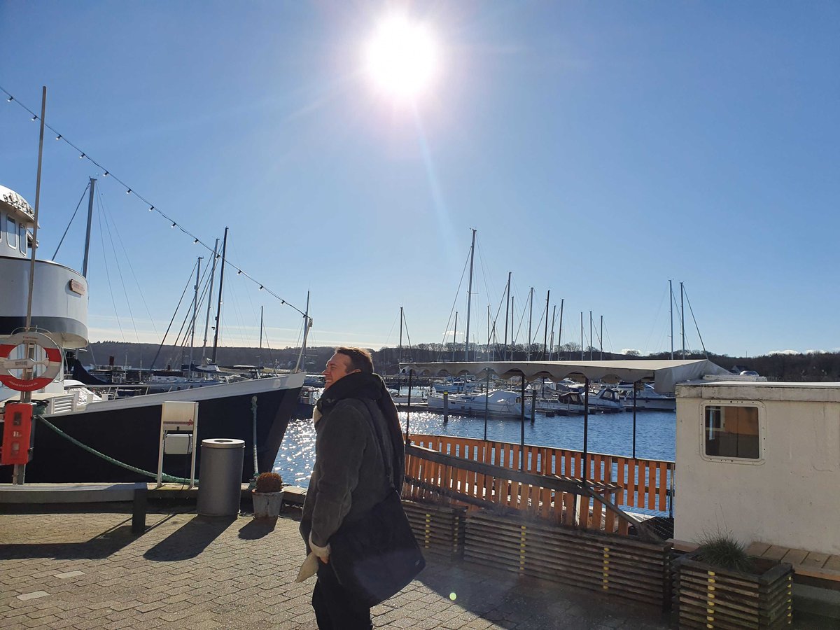 Harbaapp's tweet photo. Sun is shining, the weather is sweet, yeah!☀️🇩🇰

#workday #Harba #visitingmarinas #startuplife #sunnyday #marina #harbour #Denmark https://t.co/EBdLvhvB4y