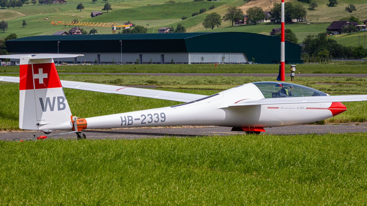 mrmoser1983's tweet photo. Schempp-Hirth Nimbus-4DM HB-2339 
(MSN 38 - 1st Flt: 1999) 

EOS 5D Mk IV + EF 100-400mm f/4.5-5.6L IS II USM
#LSZC 26.05.21
@zrhspot
#Glider #Soaring #Segelflug #SegelFliegen #Nimbus #BXO #SchemppHirth #Aviation #AvGeek #PlaneSpotting #AviationPhotography #Switzerland #Buochs https://t.co/whBxNOKOqc