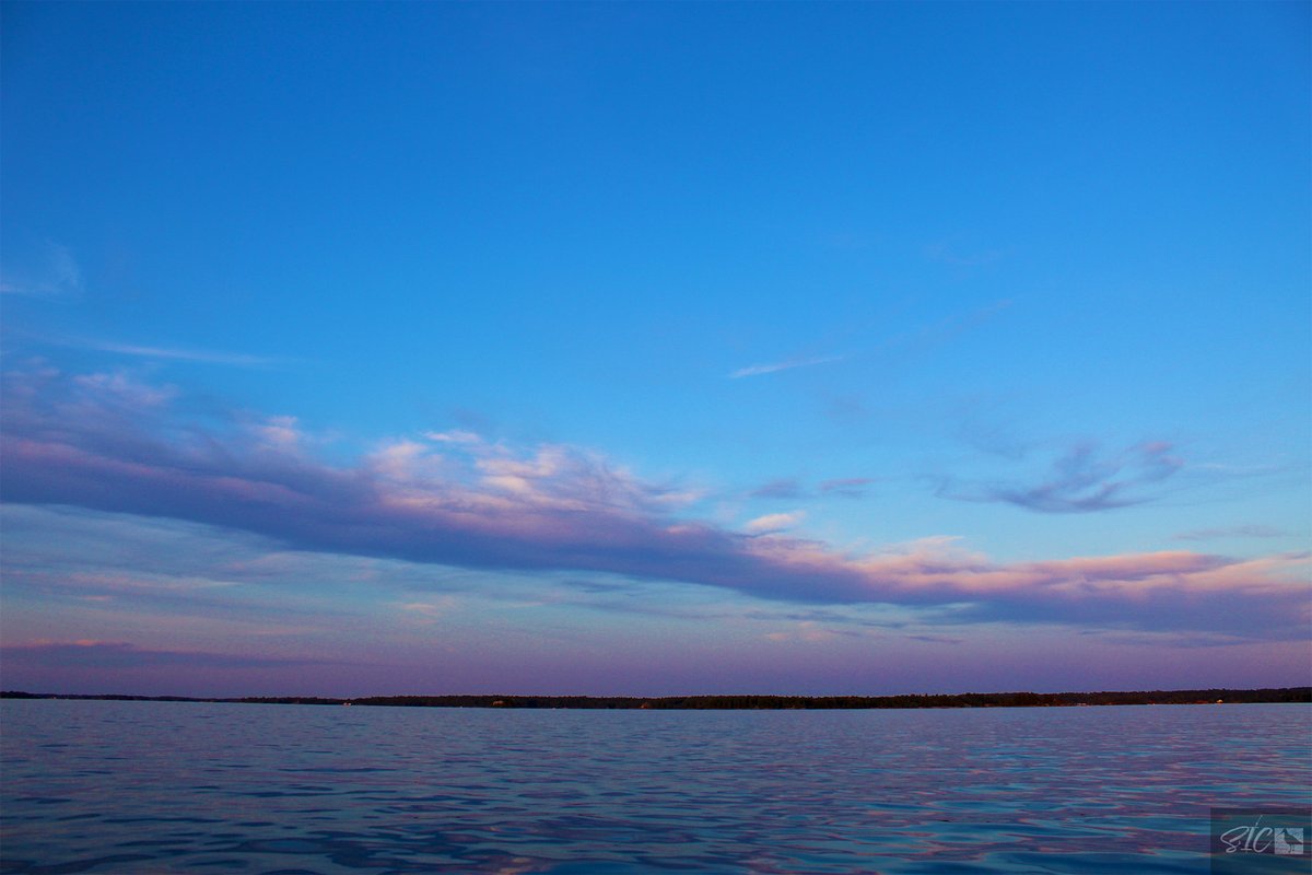 IslandSnipe's tweet photo. I just love these colors here #nature #NaturePhotography #SICcontent #Canon #canonphotography #CanonChat #CanonFavPic #canonusa #stlawrenceriver #nny #upstateny #thousandislands #1000islands #cottoncandysky https://t.co/1ep18U4XyT