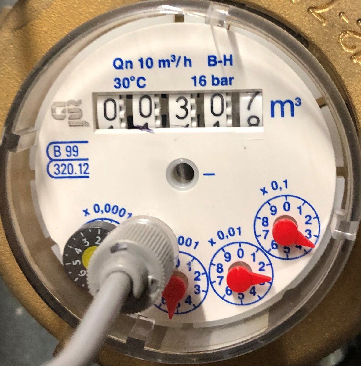 Stormsaver's tweet photo. World Water Day! 💧
We believe that water should be sourced sustainably through collecting rainwater and mainswater usage should be limited to necessary activities. The meter reading from a site shows 307m³ of rainwater over a year is being used over mainswater.
#WorldWaterDay https://t.co/MPufMDtAra