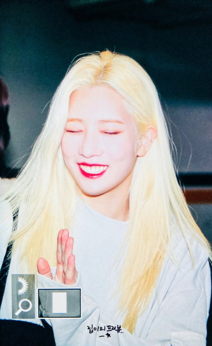 LittleEveryDay1's tweet photo. 210322

수고 많았엉 >_<♡

#이달의소녀 #LOONA #김립 #kimlip https://t.co/ykMbEq8qIM