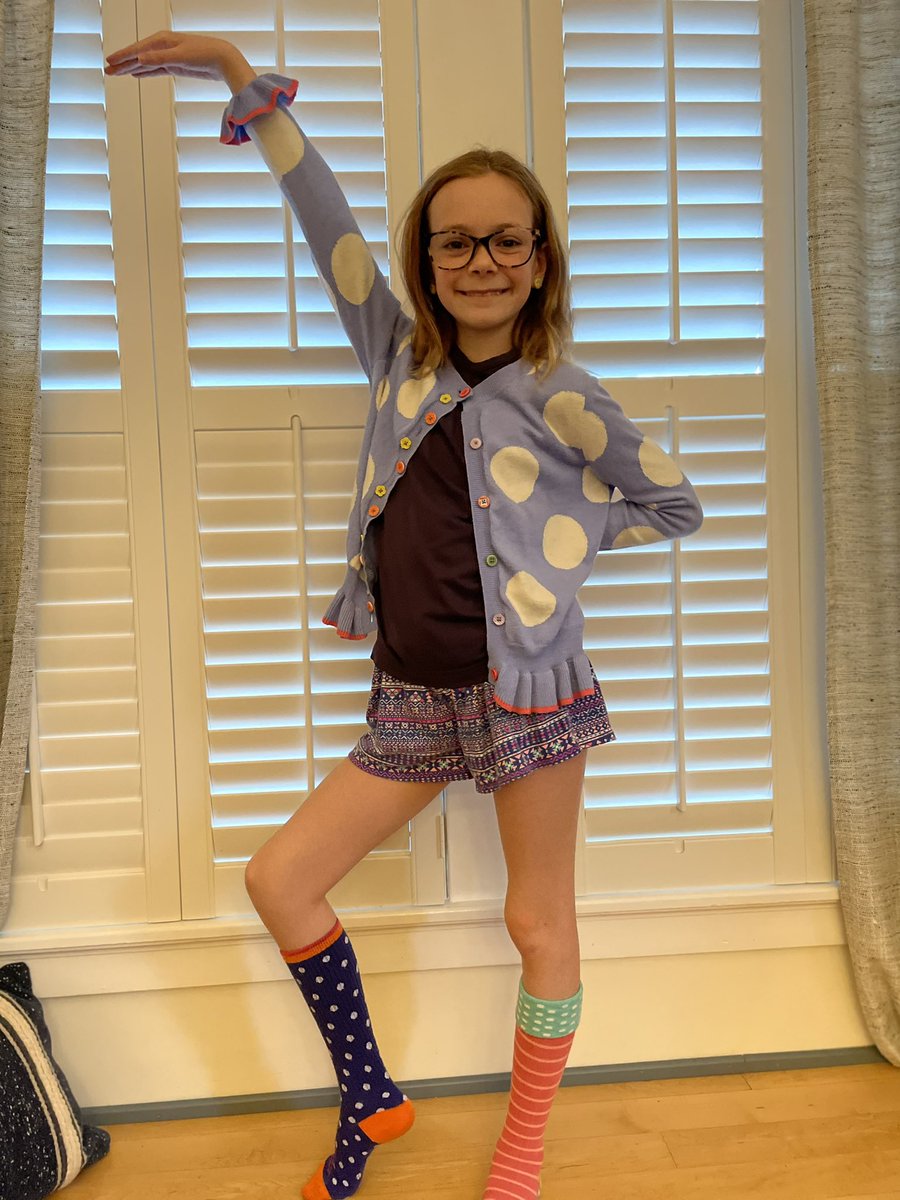 Rocking the fun socks today to celebrate #DownSyndromeDay <a href="/FTMoyerES/">Moyer Elementary</a>. #LotsOfSocks