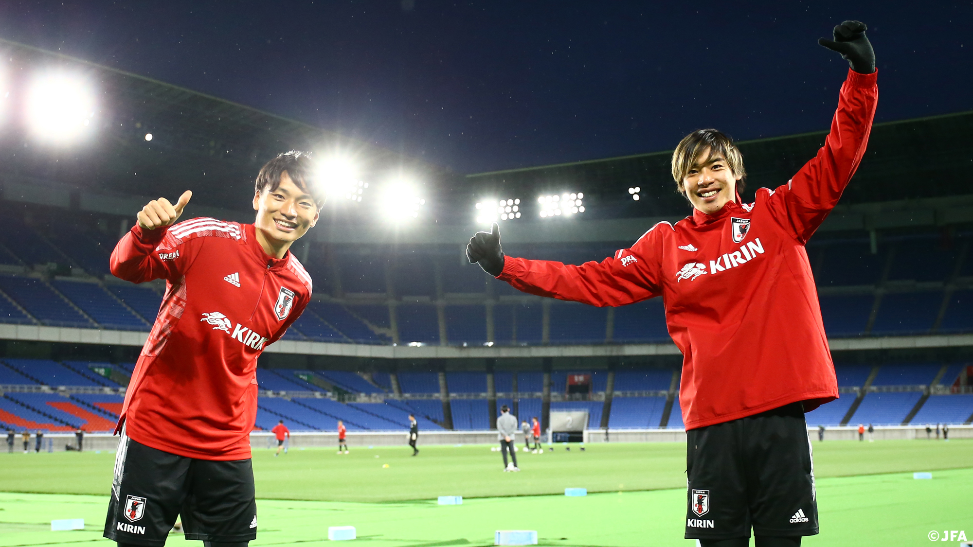 サッカー日本代表 笑顔あふれる選手たちの表情もお届けします 伊東純也 中谷進之介 江坂任 南野拓実 Jfa Daihyo Samuraiblue T Co Jacnwdyaxf Twitter