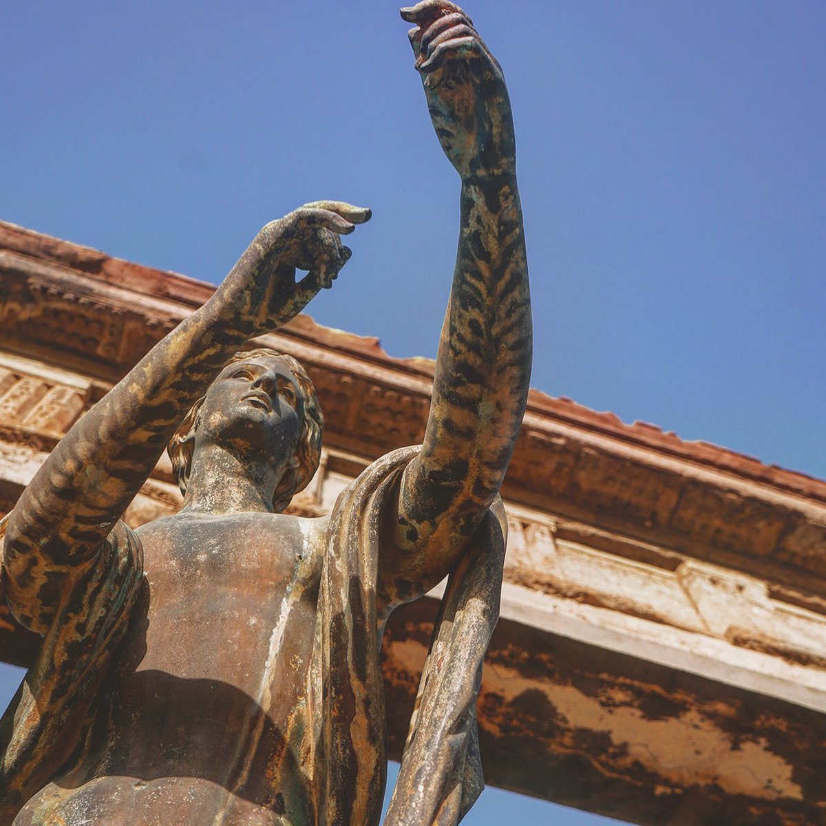 universdesimag1's tweet photo. #roman #Napoli #Naples #Pompeii #historic #travelgram #photography #visuals #universdesimages @universdesimag1 @pompeii_sites  @Italia @w_aroundItaly https://t.co/c8CVKCxScC