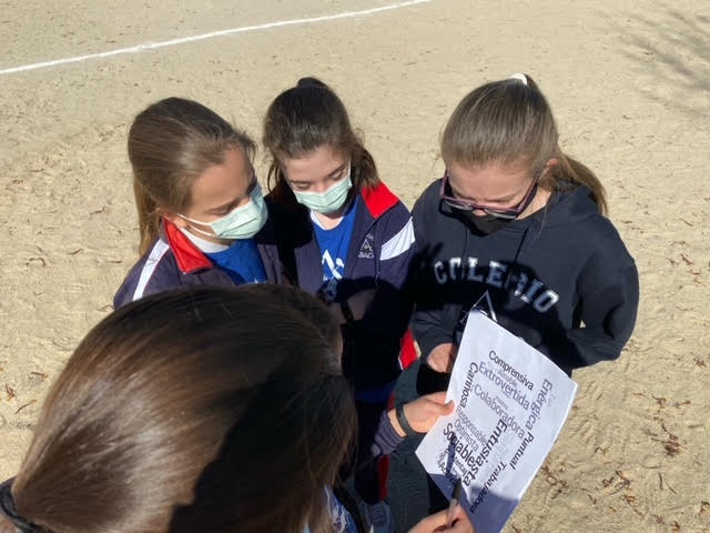 Abacolegio's tweet photo. 📌Nuestros alumnos de 1ºESO disfrutan de una jornada de clase diferente al aire libre junto al equipo del #ProgramaConvive y #EducaciónFísica con quienes han realizado dinámicas de grupo para mejorar y trabajar la convivencia escolar dentro de la Semana Cultural
#ÁbacoCultural https://t.co/uMqfojajbC