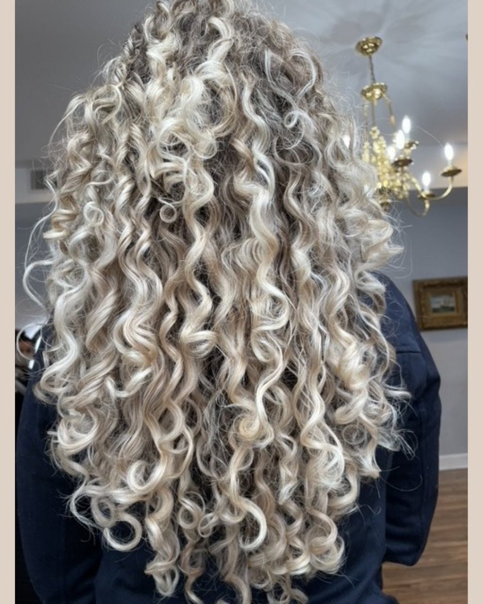 DryLandSalon's tweet photo. Curly balayage. It's pretty lit! https://t.co/Ilrpusv3tU