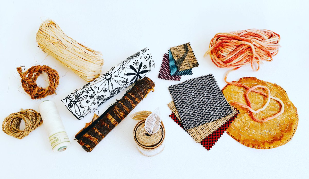 _Sirolopez_'s tweet photo. Se trata de recuperar en las aulas materiales que hemos estado utilizando durante siglos. Telas, cuero, lana, cuerdas, hilos, arpillera, bolsas de tela, etc #menosplastico #sinplasticos #aulascreativas #telas #retales #cuerdas #arpillera #hilos #estampados #lana https://t.co/MCBzCXlBsv