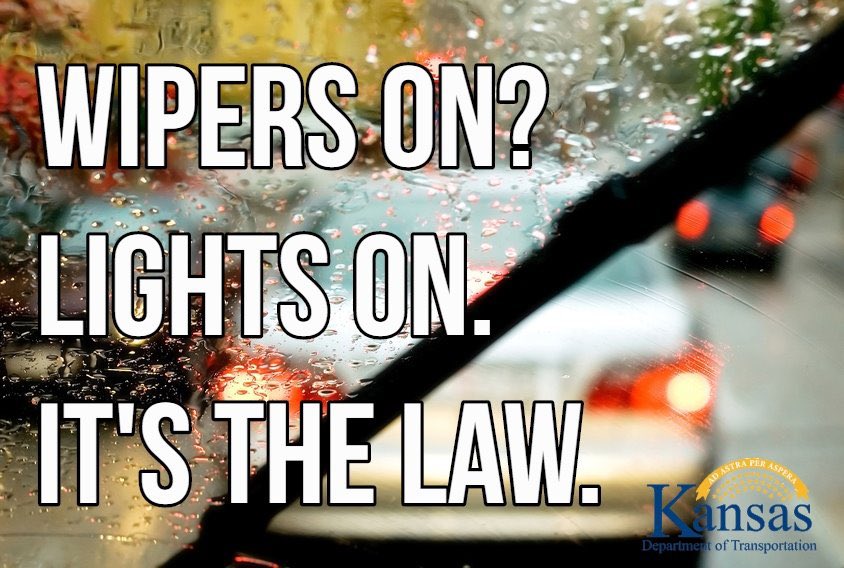 AAAKansasNews's tweet photo. Looks like a rainy day in Kansas. See and, just as importantly, be seen. Turn on your headlights if your windshield wipers are on. It’s the law. It’s a matter of safety.

@kshighwaypatrol @DriveSafeKansas @SAFEks @LawrenceKS_PD @RileyCountyPD @WichitaPolice @OverlandPark_PD https://t.co/TKV3EBJIzG