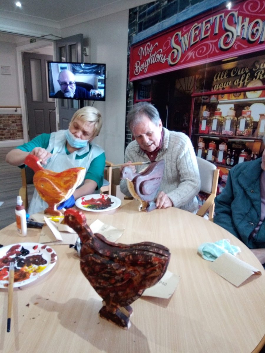 wardleygatecare's tweet photo. #WardleyGate #EqualArts &amp; #HenPower have re-commenced activities with support via virtual technology 

Our residents have created #fruitkebabs for our #hens, built a planter, done some #gardening &amp; designed their very own wooden hens! https://t.co/YygaHbKdtB