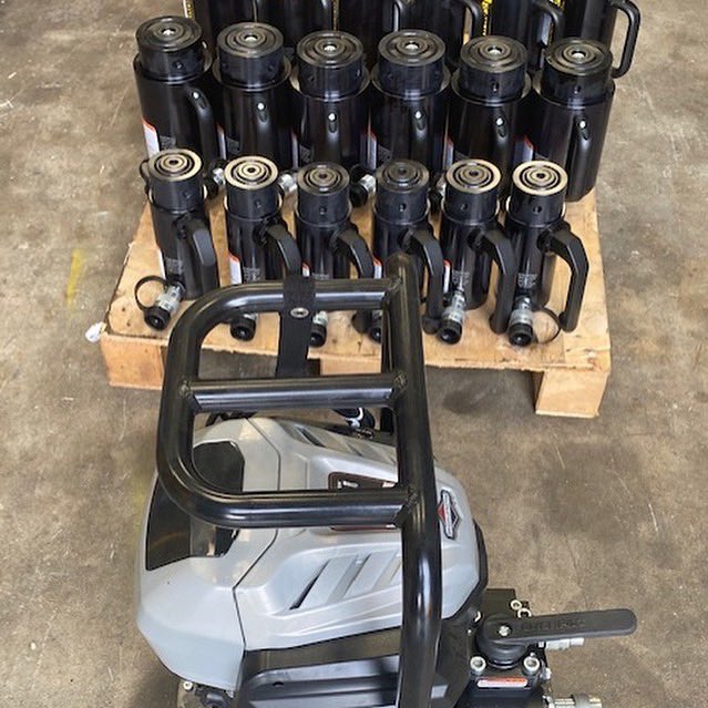 LiftingEquipdav's tweet photo. #LiftingEquipmentSupplies have added the #Enerpac range of #lightweight #aluminiumcylinders to our #hirefleet. 🎉
 The #cylinders are powered by the #EnerpacZCBatterypump. This provides a truly #lightweightportable solution to your #lifting and #jacking needs. https://t.co/4ryjkZCbZh