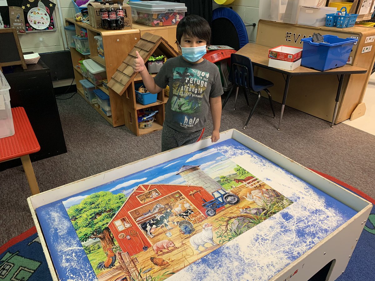 BrandiTheReally's tweet photo. There is no greater feeling than completing a puzzle! Good job, Evan! @prekliz @bakerelembears https://t.co/Q5aSwDfGTS