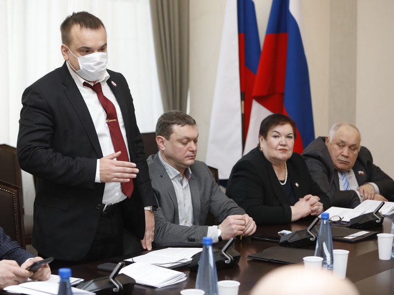 freekaravaev's tweet photo. «Я много сталкивался и сталкиваюсь с различными чиновниками и госслужащими, как в своей гражданской жизни, так и в депутатской работе. Именно поэтому я не испытываю на счёт них иллюзий. Александр Кривенко, редкий пример госслужащего который помогает!» https://t.co/PxcOMNWASS https://t.co/j5TDOJhlY2