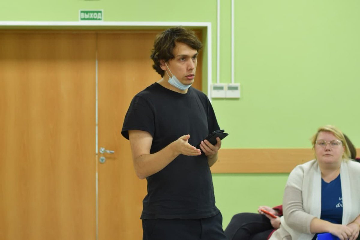 freekaravaev's tweet photo. «Я много сталкивался и сталкиваюсь с различными чиновниками и госслужащими, как в своей гражданской жизни, так и в депутатской работе. Именно поэтому я не испытываю на счёт них иллюзий. Александр Кривенко, редкий пример госслужащего который помогает!» https://t.co/PxcOMNWASS https://t.co/j5TDOJhlY2