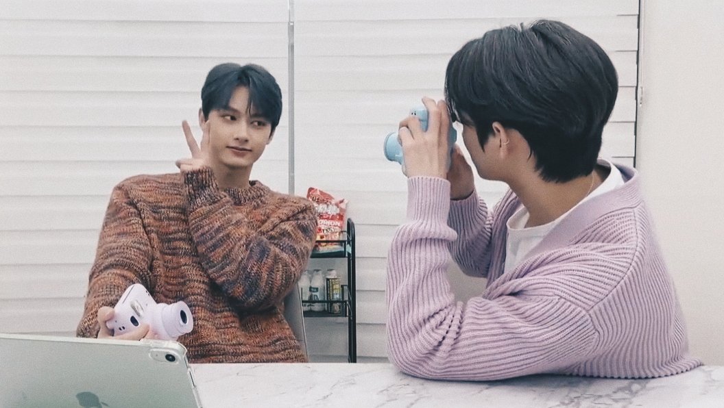 daily_junshua's tweet photo. 210322 junshua 😊

@pledis_17 #세븐틴 #준 #조슈아 
#SEVENTEEN #JUN #JOSHUA https://t.co/lwfwIs2O2c