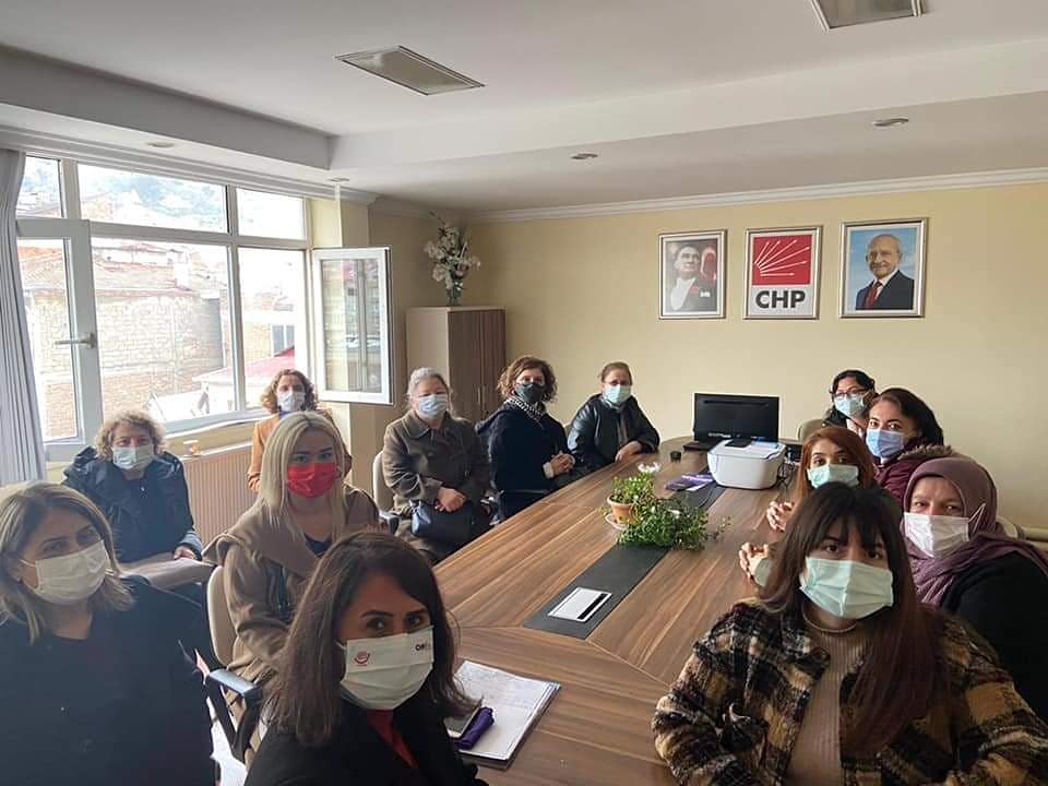 Kadınları geride bırakan toplum geride kalmaya mahkumdur.
Mustafa Kemal Atatürk 

#İstanbulSözleşmesiYaşatır