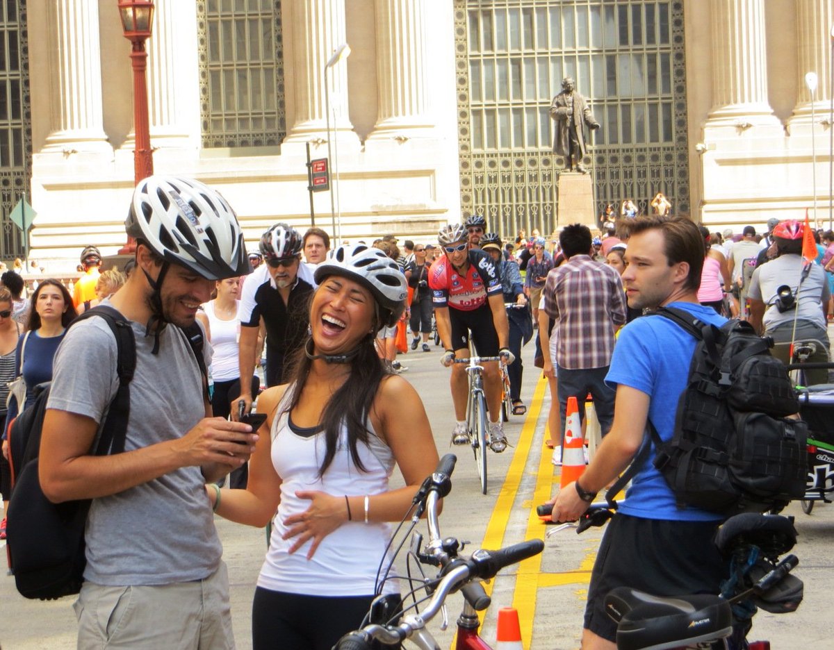 Penalosa_G's tweet photo. 81-2021 I've promoted #OpenStreets #Ciclovia in over 350 cities. Why? The BENEFITS + ALL can do it. Open streets to people, close them to cars and the magic happens. Good for: mental &amp; physical health; local business; all ages &amp; abilities. #OneCity #BloorYonge. Your city? #Doit! https://t.co/ug5sz88q11