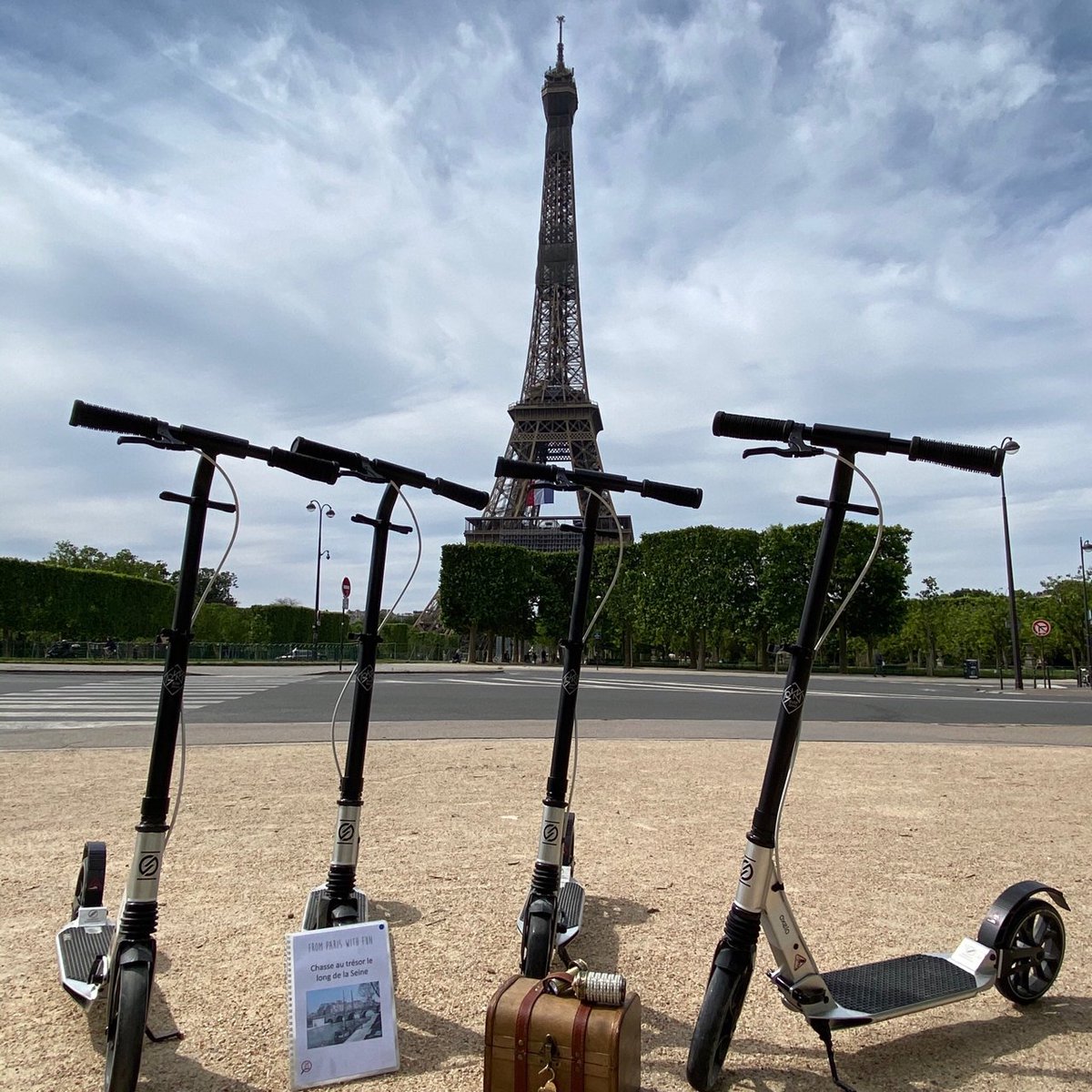 FPWFun's tweet photo. 🇬🇧 it's begining to feel like spring ! Check out our family friendly activities in Paris via the link in bio. Fun guaranteed ! 
.
.
.
🇫🇷 Le printemps et les beaux jours arrivent ! Idéal pour des jeux de piste en trottinette ! https://t.co/in2GVtJKCH