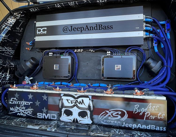 4xspower's tweet photo. Love this set up @home_89433 great work! @jeepandbass thanks for tagging us! #XSpowerBatteries #XSpower #DCsoundLab #DCaudio #MechmanAlternators #skyhighcaraudio #RealPowerUnrealPerformance #4xspower https://t.co/Ol46VBfEaG