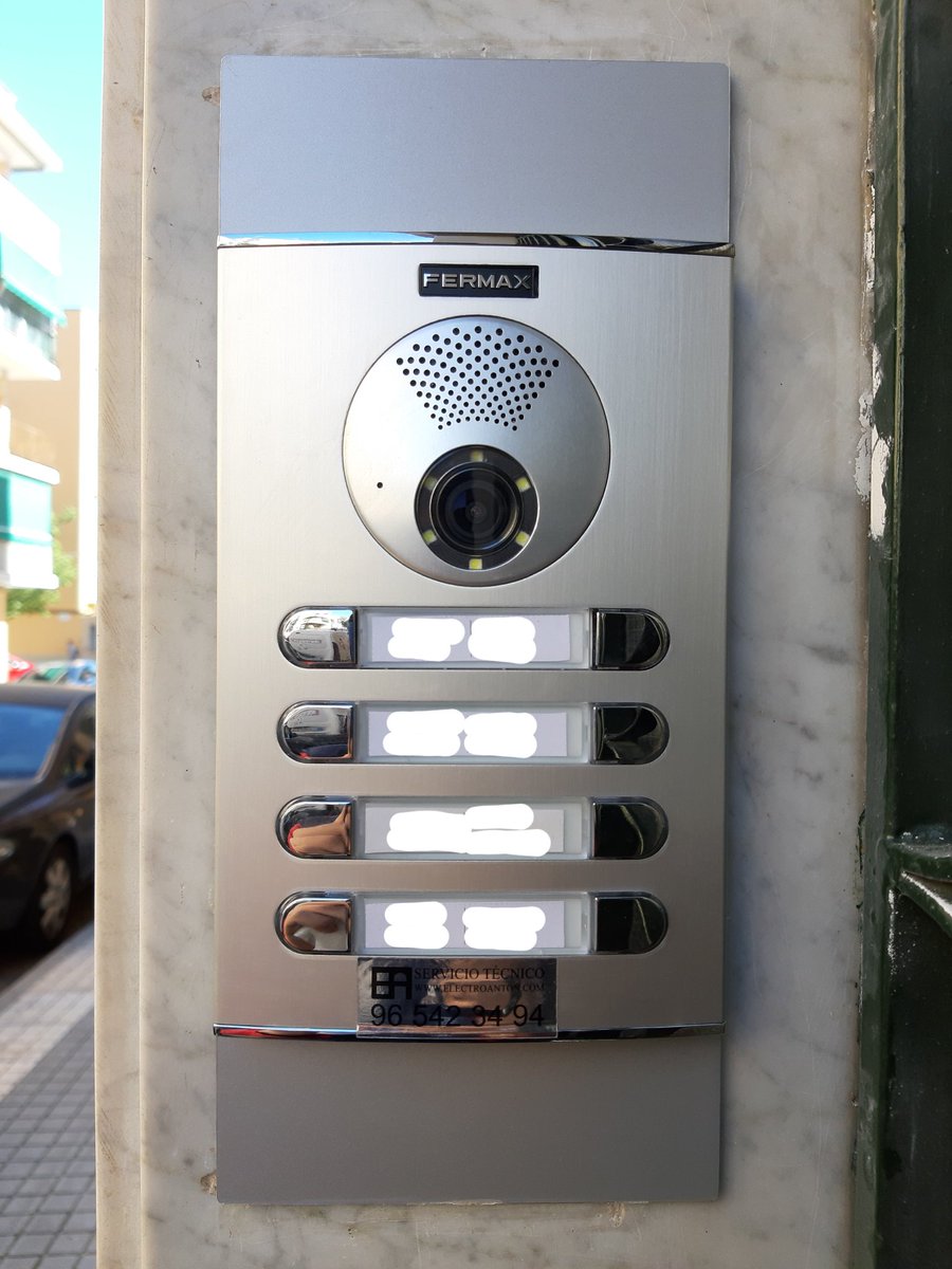 ElectroAnton's tweet photo. Instalación de videoportero. Los vecinos de esta comunidad ya pueden ver a quién están abriendo la puerta. Si quieres un plus de seguridad en casa, contacta con nosotros ⚠️⛔ https://t.co/zYaywmwPAX