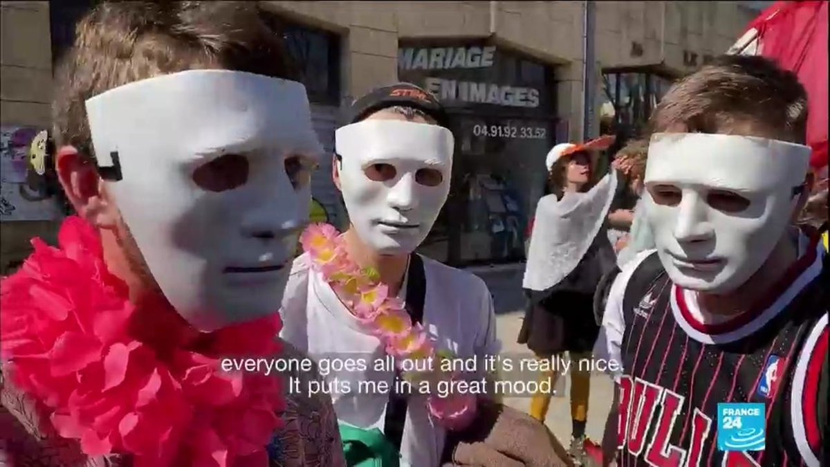 FRANCE24's tweet photo. Thousands of revellers flout Covid-19 restrictions to attend Marseille carnival https://t.co/HRb53yuTpU https://t.co/Z0xNc8qwNP