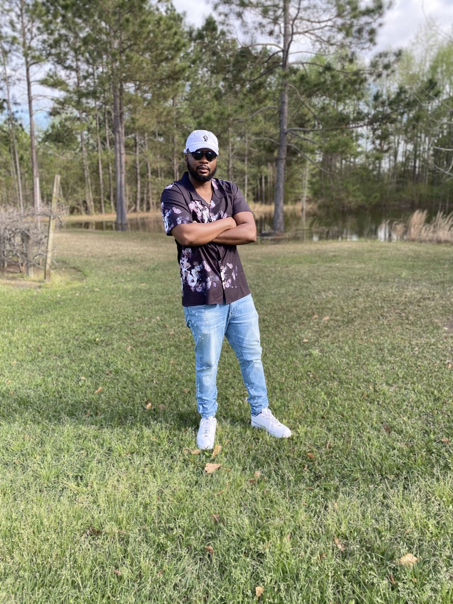 iambrlaw's tweet photo. Coming for your neck 🗡 https://t.co/fbUxiHaplH