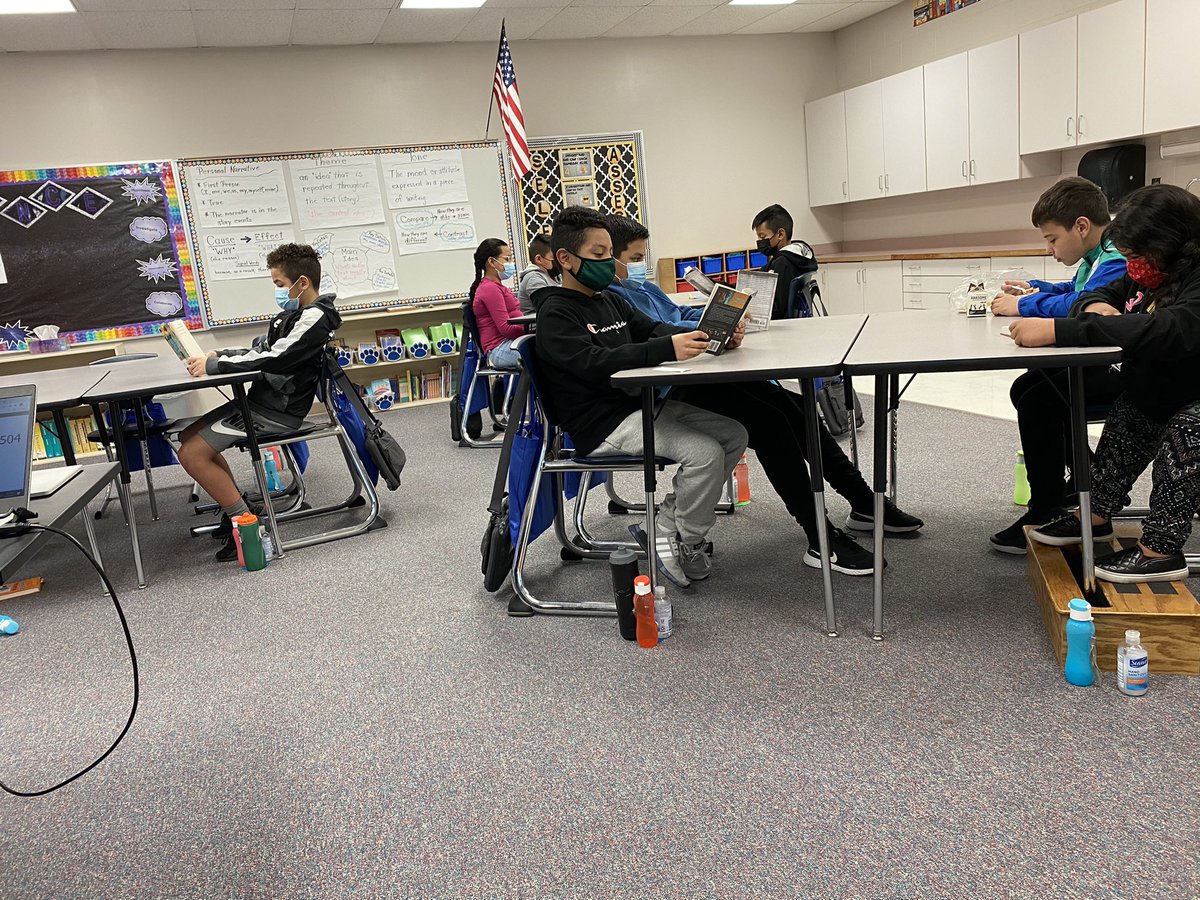 MsWeseman's tweet photo. During morning breakfast in the classroom, these 5th graders take it upon themselves to read a book when finished eating. https://t.co/HZ6upJSG60